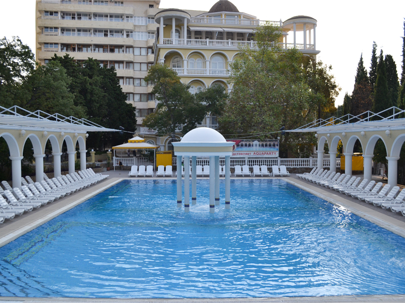 Открытый бассейн парк-отеля 'Марат' - Фото 13